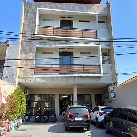 Phoenix Guest House Surabaya Kültér fotó